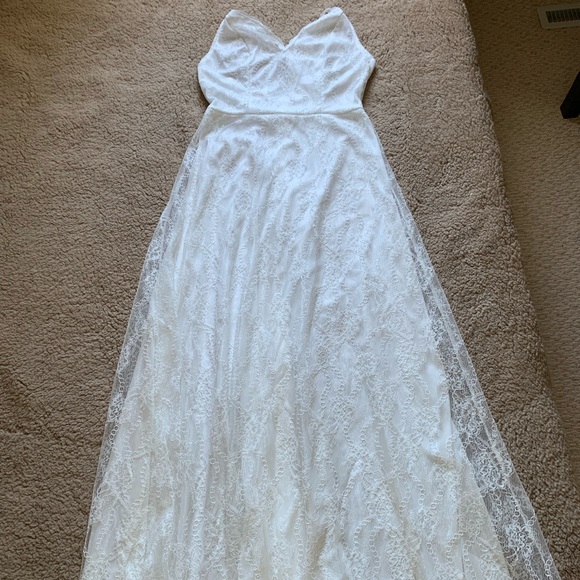 white lace dress - Picture 4 of 7